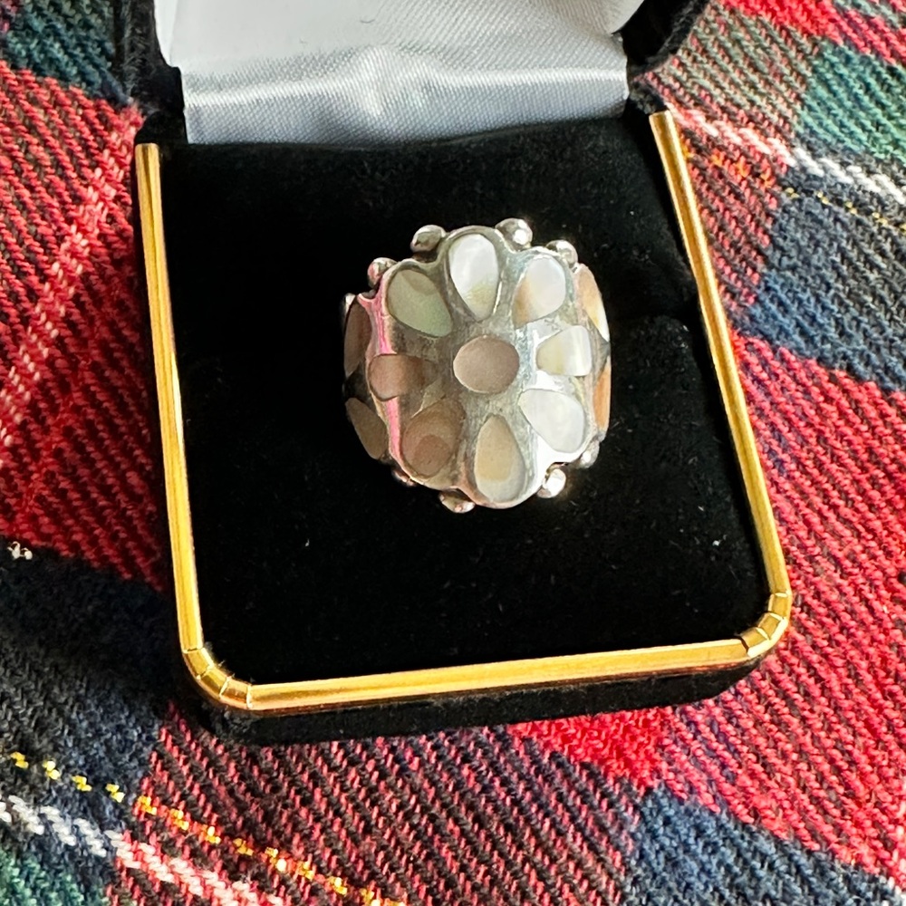 Vintage Frank Vacit Zuni Southwest Mother of Pearl Inlay Flower Ring